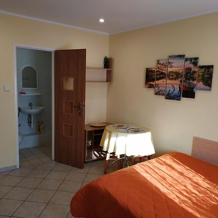 Zacisze,Klonowa 17 Hotel จวีร์ซีโน ภายนอก รูปภาพ